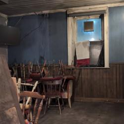 Main bar